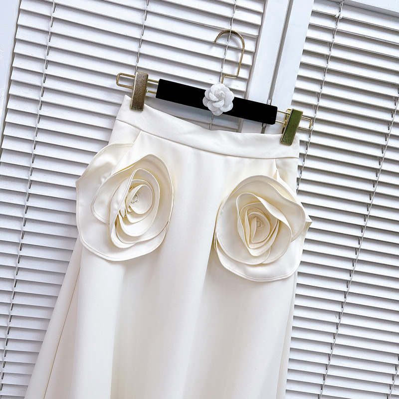 Slim Western style stereoscopic flowers drape skirt