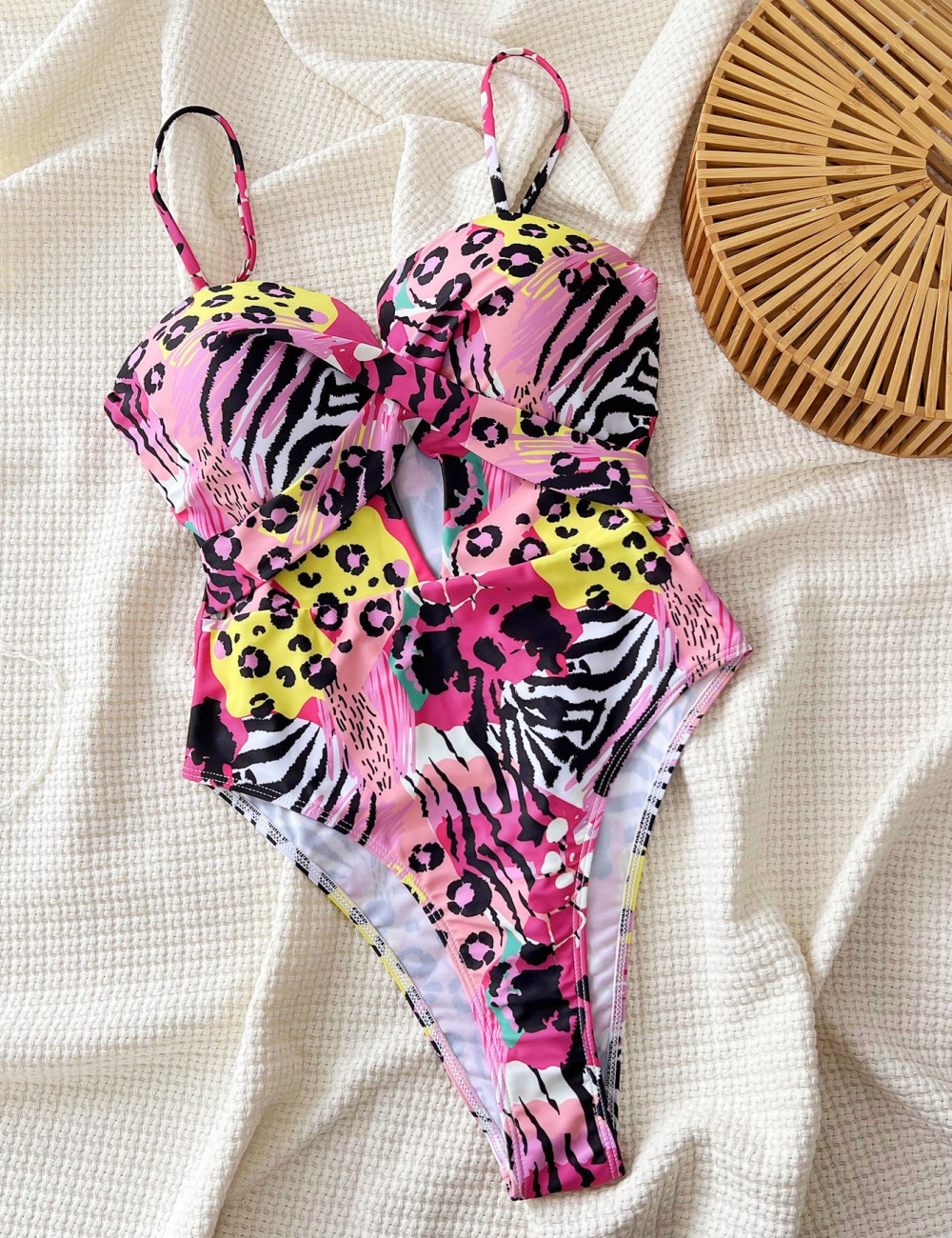 Leopard pink shoulder strap conjoined hollow swimwear