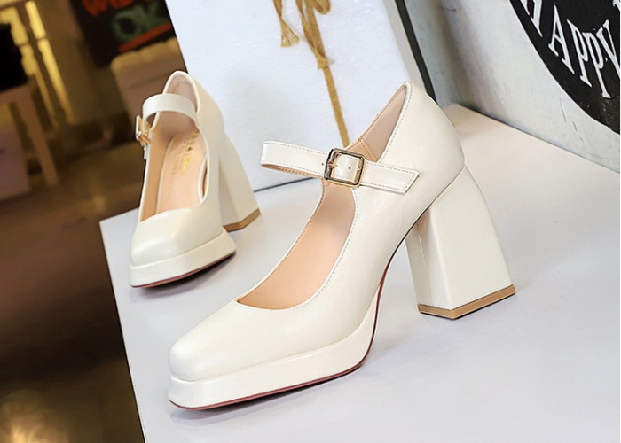 High-heeled belt buckle shoes retro platform for women