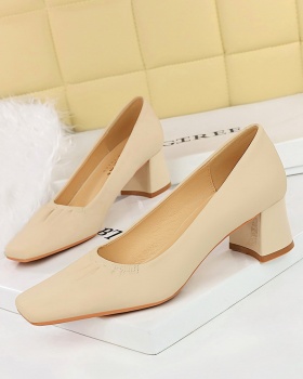 Retro middle-heel square head shoes for women