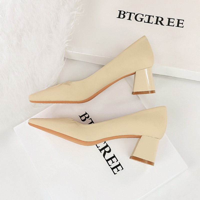 Retro middle-heel square head shoes for women