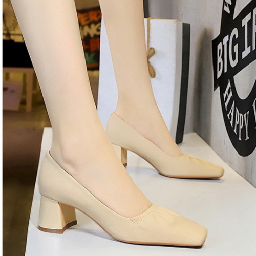 Retro middle-heel square head shoes for women