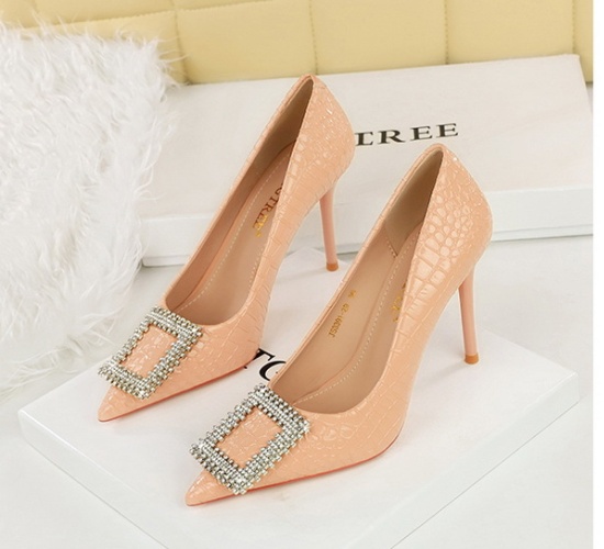 High-heeled pointed rhinestone low fine-root shoes