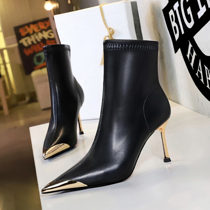 Pointed iron women's boots high-heeled winter short boots