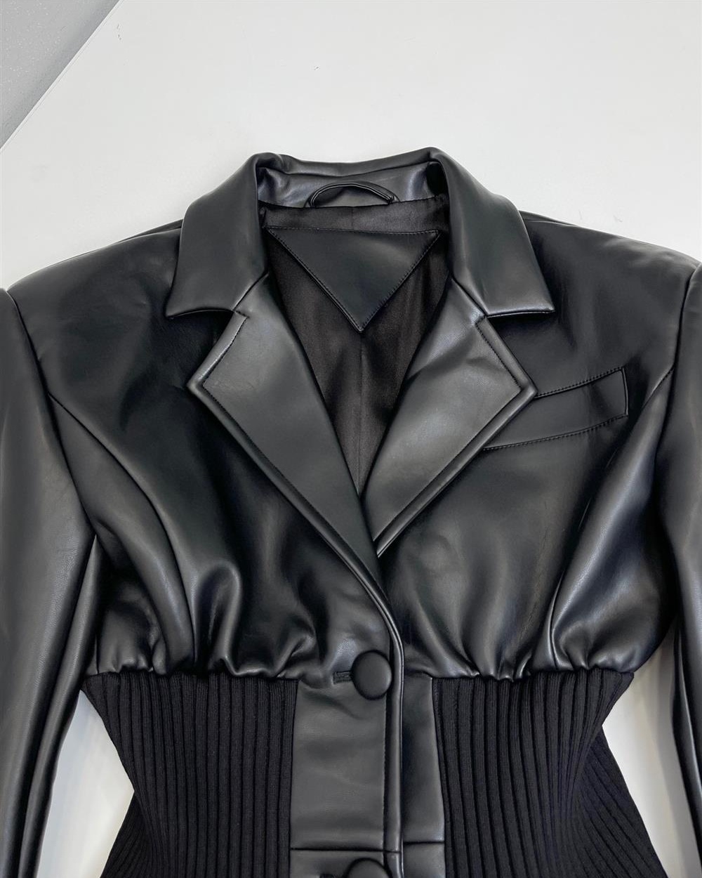 Catwalk pinched waist business suit leather coat