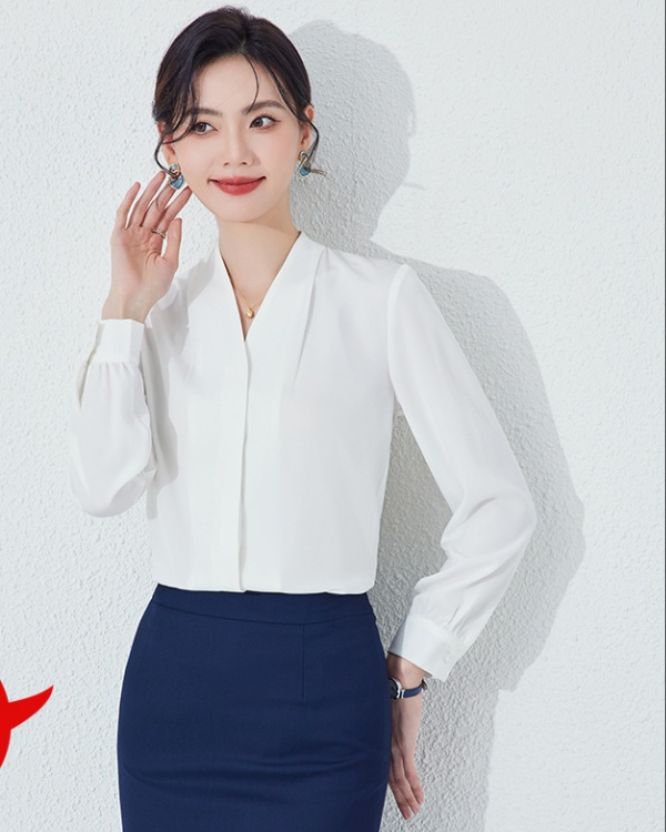 Bottoming white shirt V-neck business suit for women