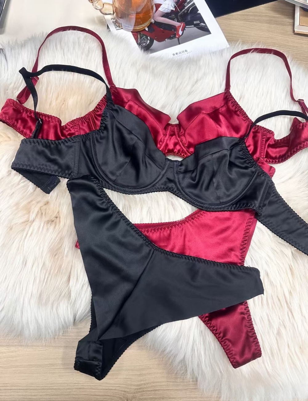 Red European style sexy Lingerie thin Bra a set for women