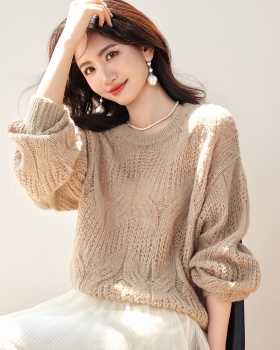 Autumn and winter round neck retro colors tender sweater