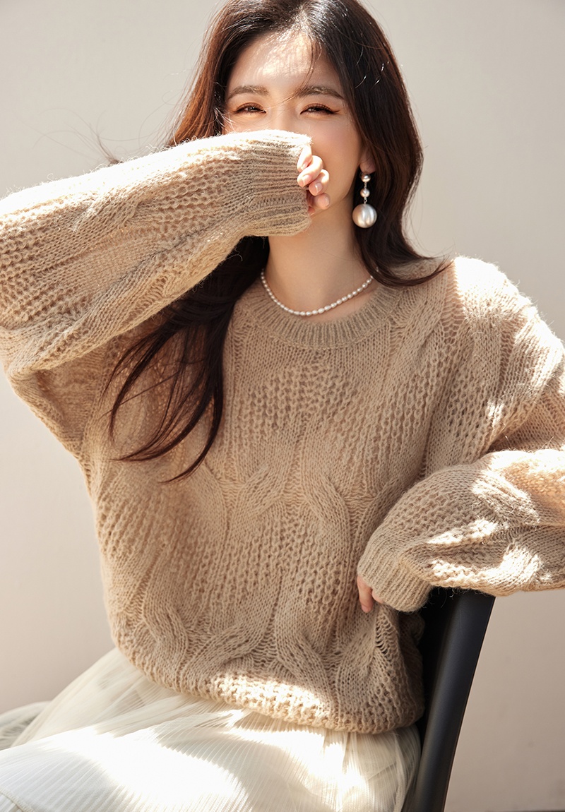 Autumn and winter round neck retro colors tender sweater