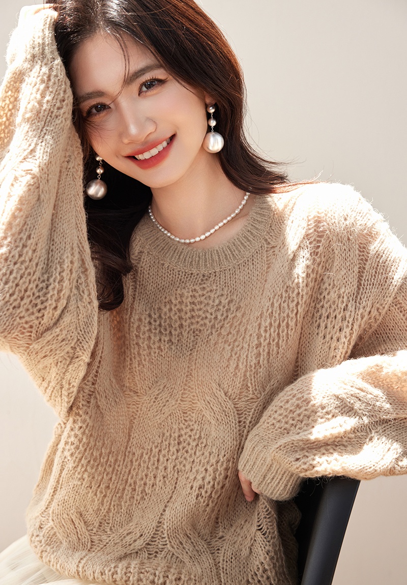 Autumn and winter round neck retro colors tender sweater