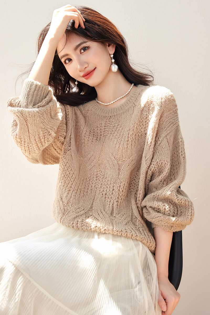 Autumn and winter round neck retro colors tender sweater