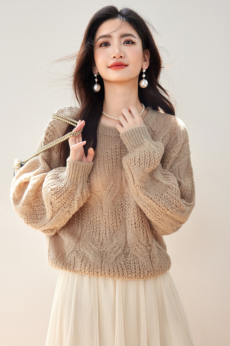 Autumn and winter round neck retro colors tender sweater