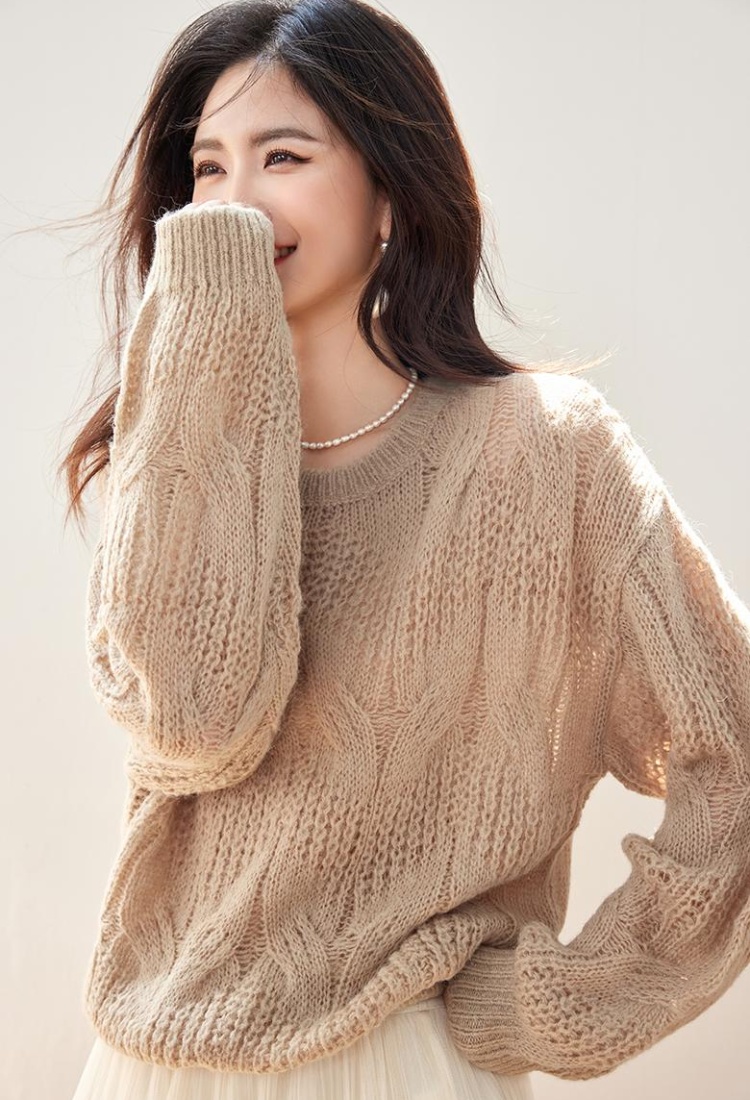 Autumn and winter round neck retro colors tender sweater