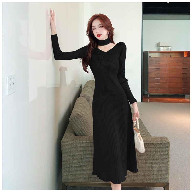 Knitted flowers temperament horizontal collar dress