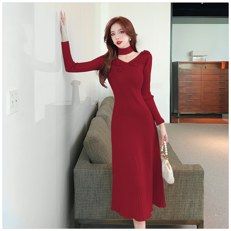 Knitted flowers temperament horizontal collar dress