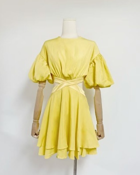 Spring yellow vacation T-back fresh puff sleeve dress