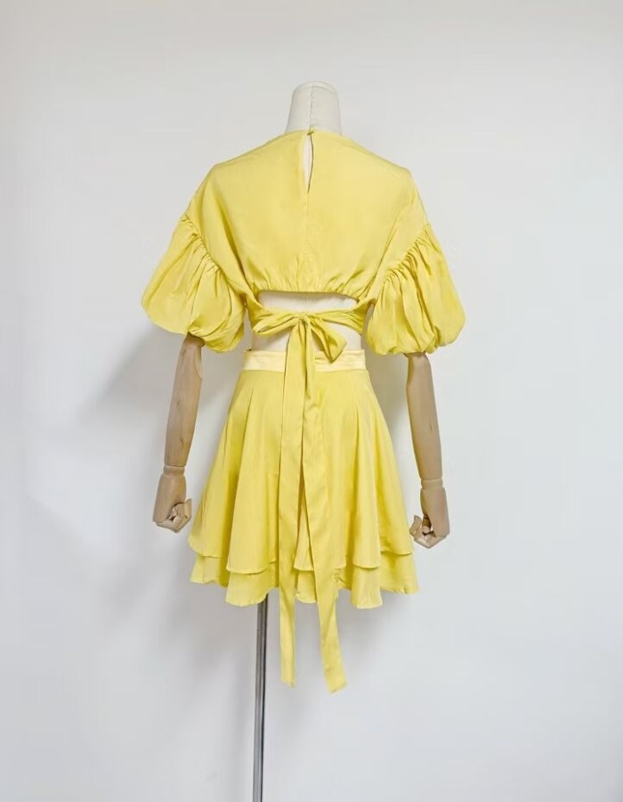 Spring yellow vacation T-back fresh puff sleeve dress