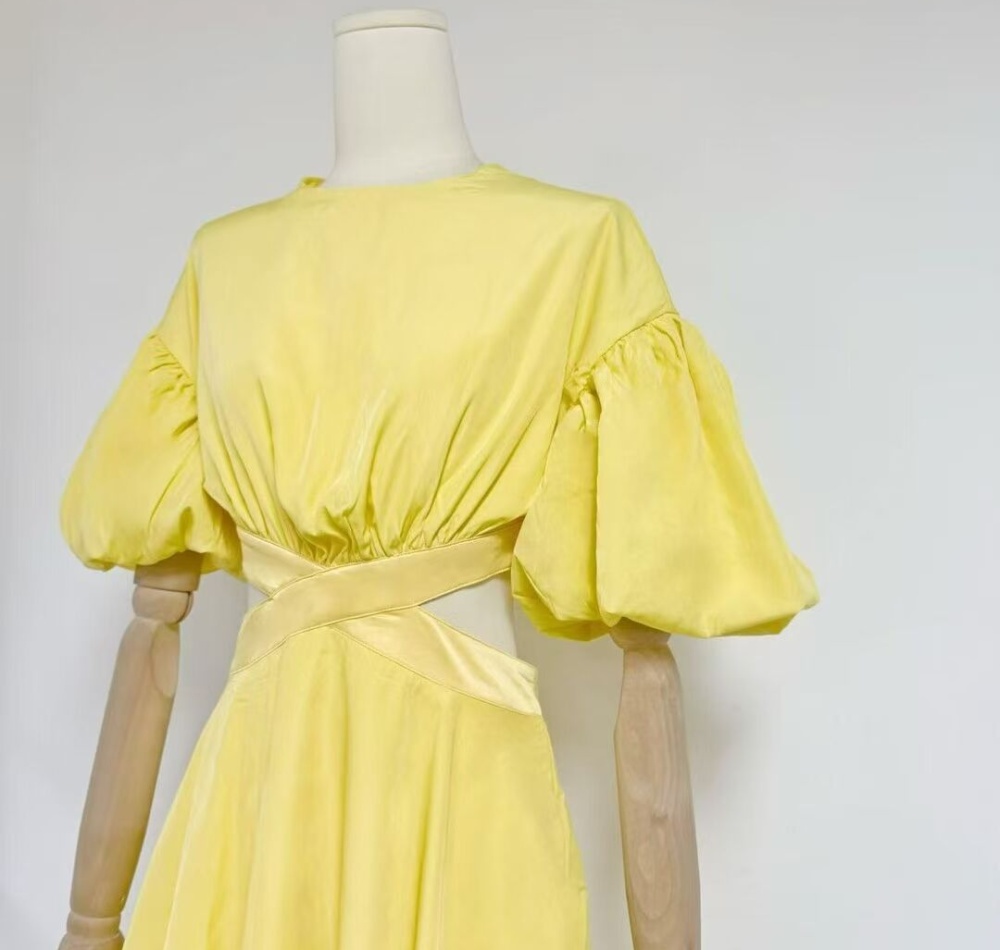 Spring yellow vacation T-back fresh puff sleeve dress