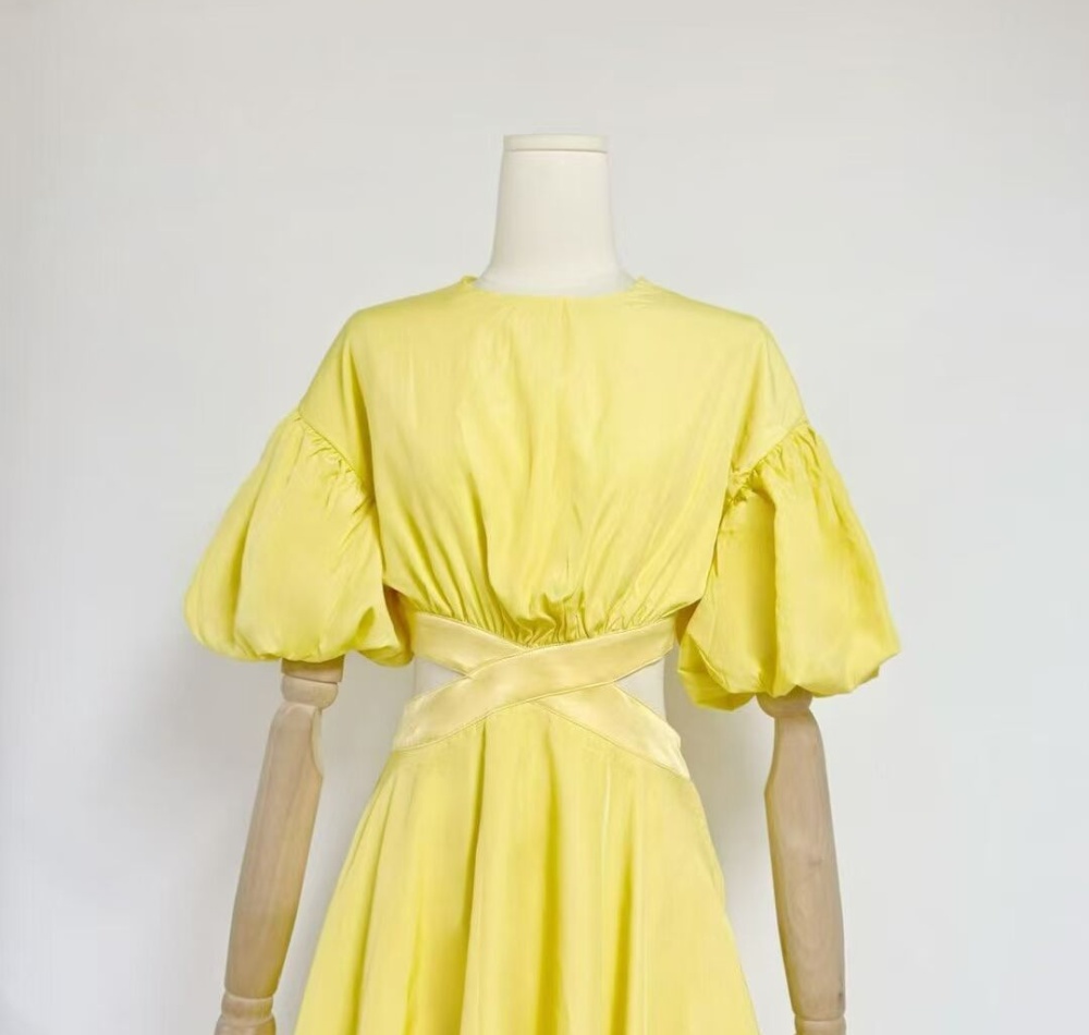 Spring yellow vacation T-back fresh puff sleeve dress