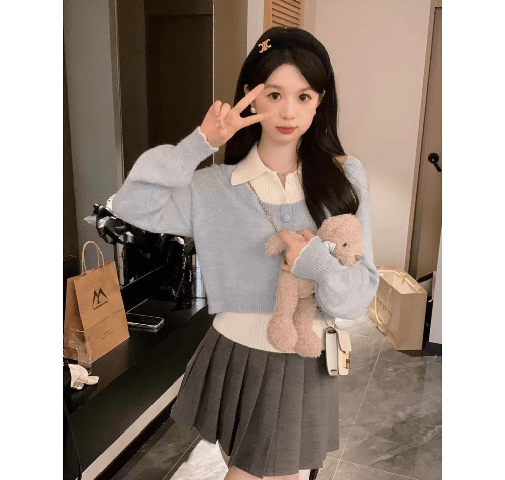 Mixed colors was white V-neck knitted sweater 2pcs set