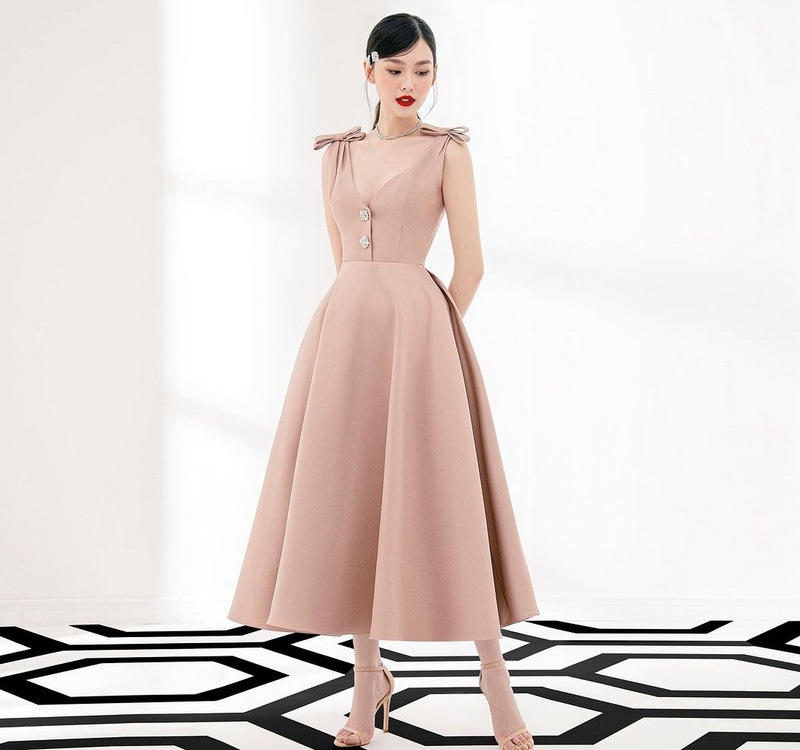 Niche satin bow shoulder strap high waist long dress