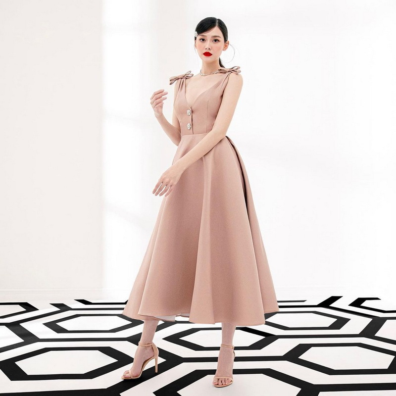 Niche satin bow shoulder strap high waist long dress