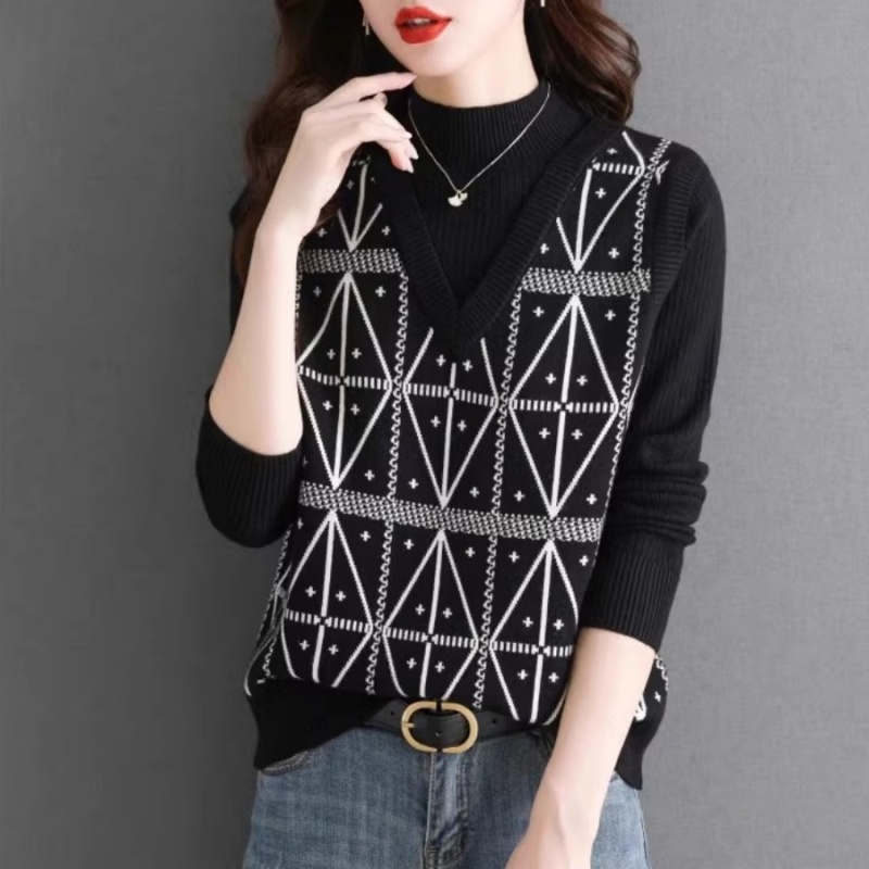 Pseudo-two tops bottoming shirt for women