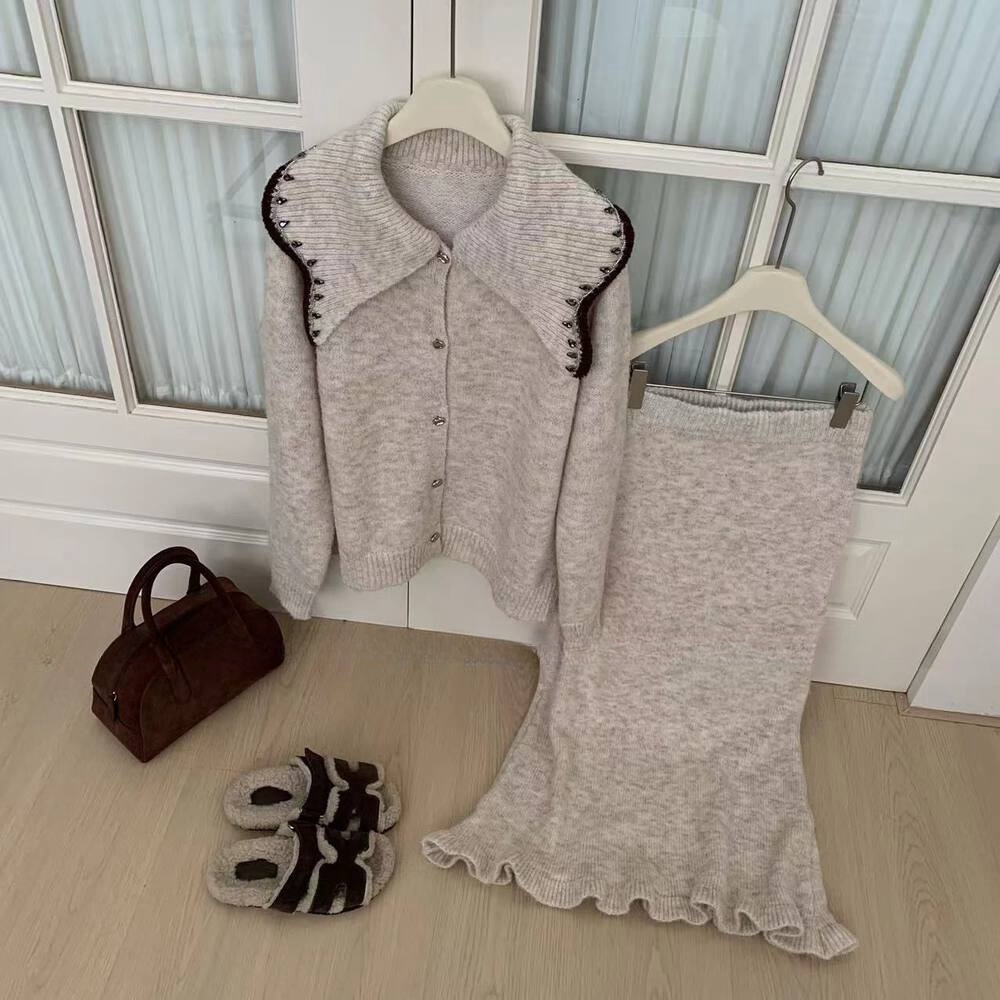 Lotus leaf edges knitted skirt autumn and winter lazy coat a set