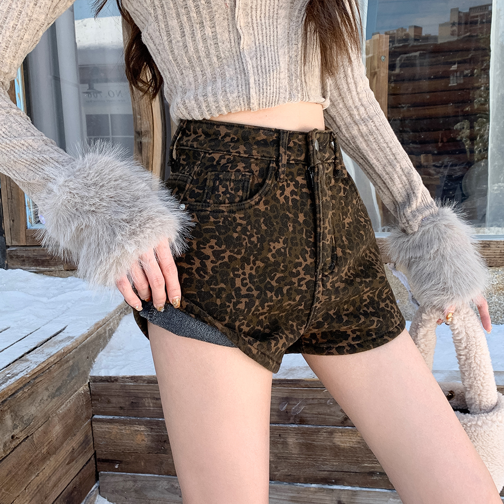 Plus velvet Korean style thick shorts for women