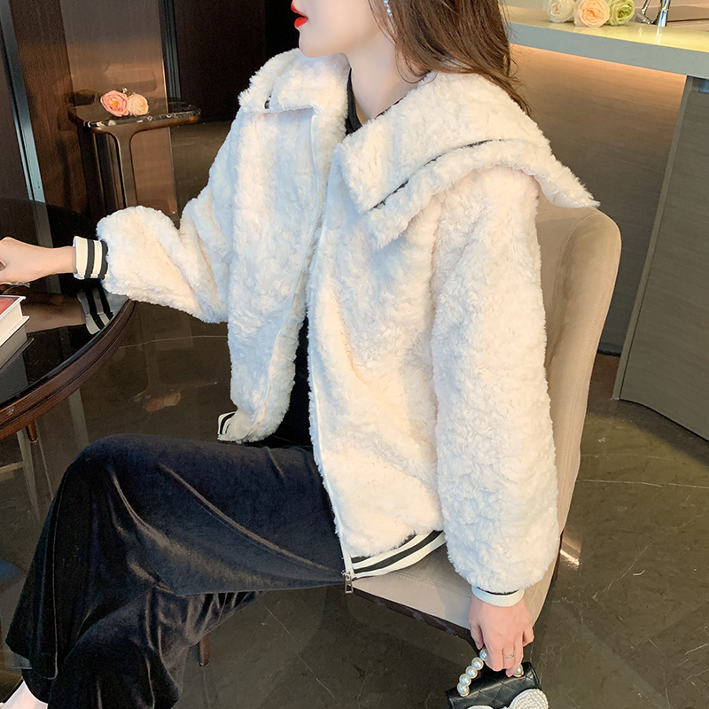 Short autumn and winter large pockets coat for women