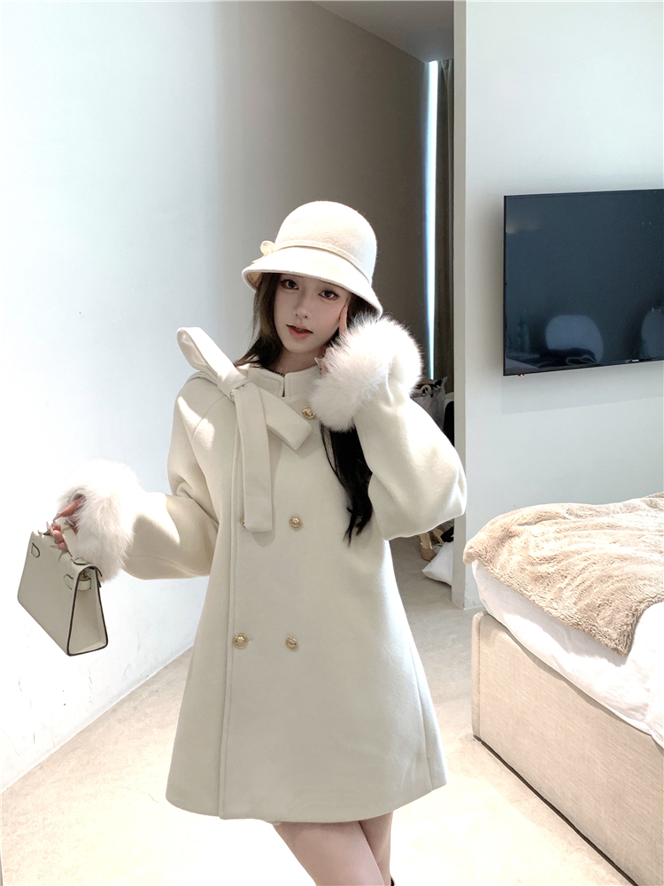 White chanelstyle loose overcoat long bow woolen coat