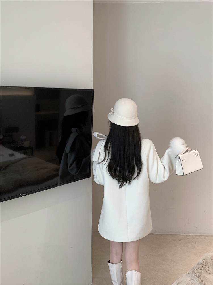 White chanelstyle loose overcoat long bow woolen coat