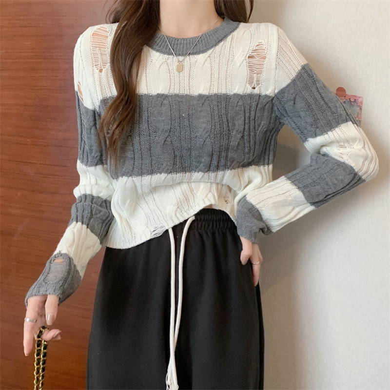 Twist holes short round neck sweater for women