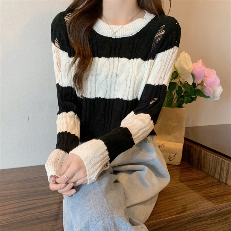 Twist holes short round neck sweater for women