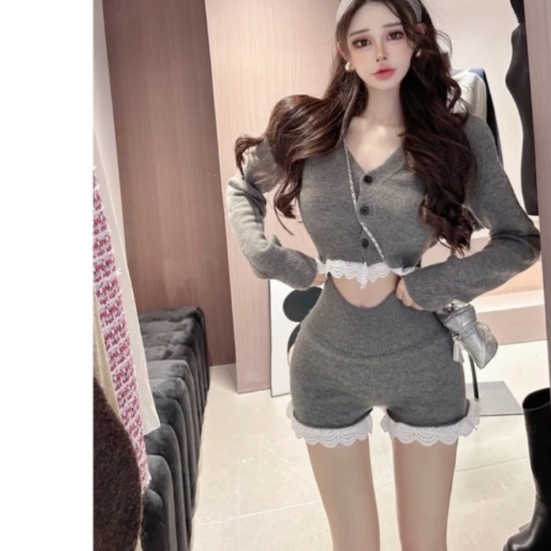 Sweet lace white tops long sleeve gray shorts a set