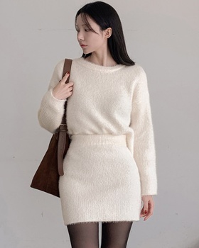 Package hip short skirt round neck sweater a set