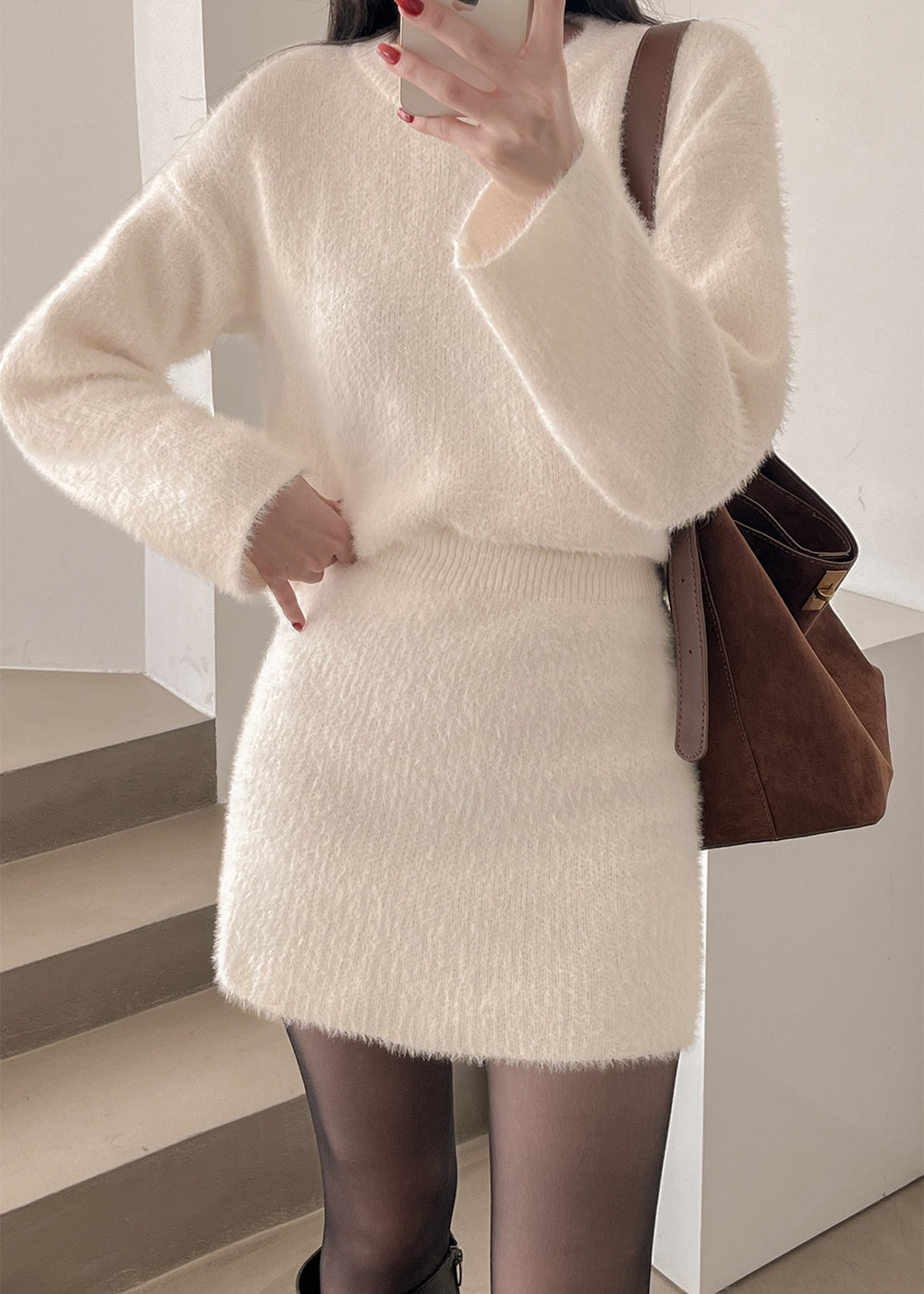 Package hip short skirt round neck sweater a set