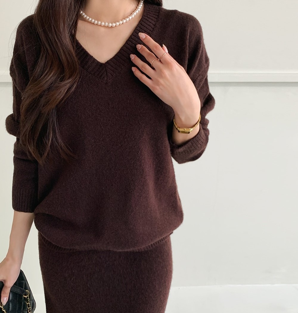 V-neck fashion tops autumn and winter knitted skirt 2pcs set