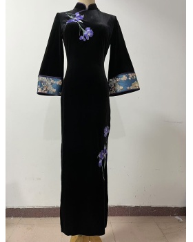 Big sleeve embroidery dress velvet cheongsam