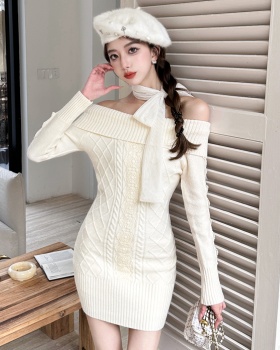 Knitted slim flat shoulder autumn and winter dress