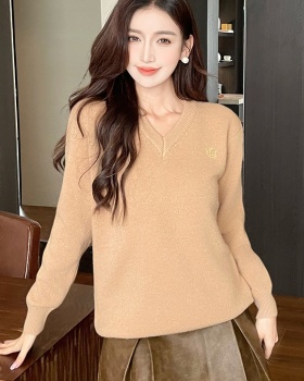 V-neck loose lazy autumn and winter sweater