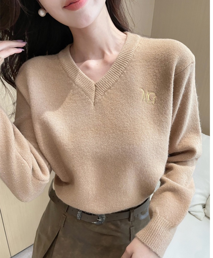 V-neck loose lazy autumn and winter sweater