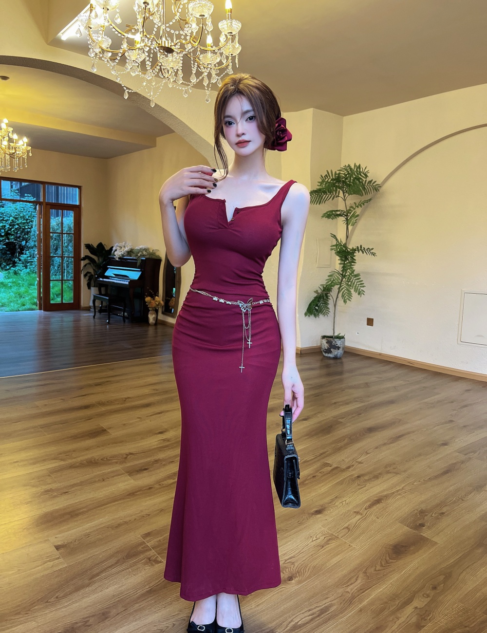 Buckle pinched waist package hip sleeveless long dress