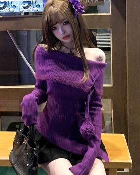 Horizontal collar hairball pullover purple sweater