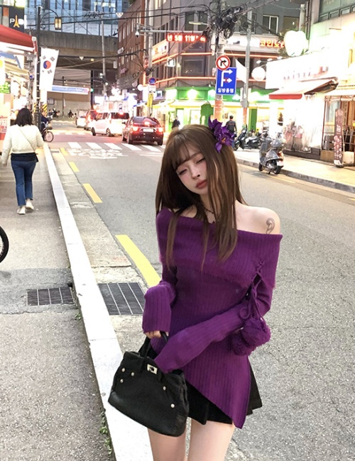 Horizontal collar hairball pullover purple sweater