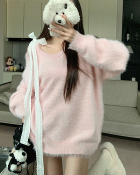 White slim tender fluffy streamer loose lazy sweater