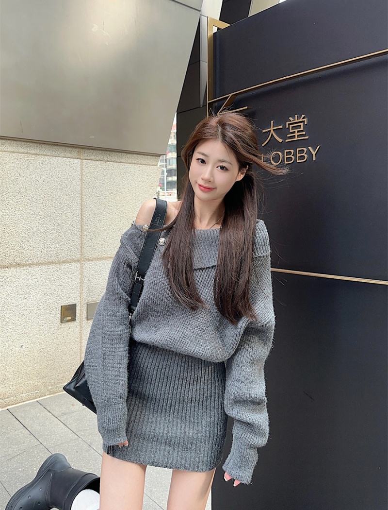 Gray slim horizontal collar knitted bottoming dress