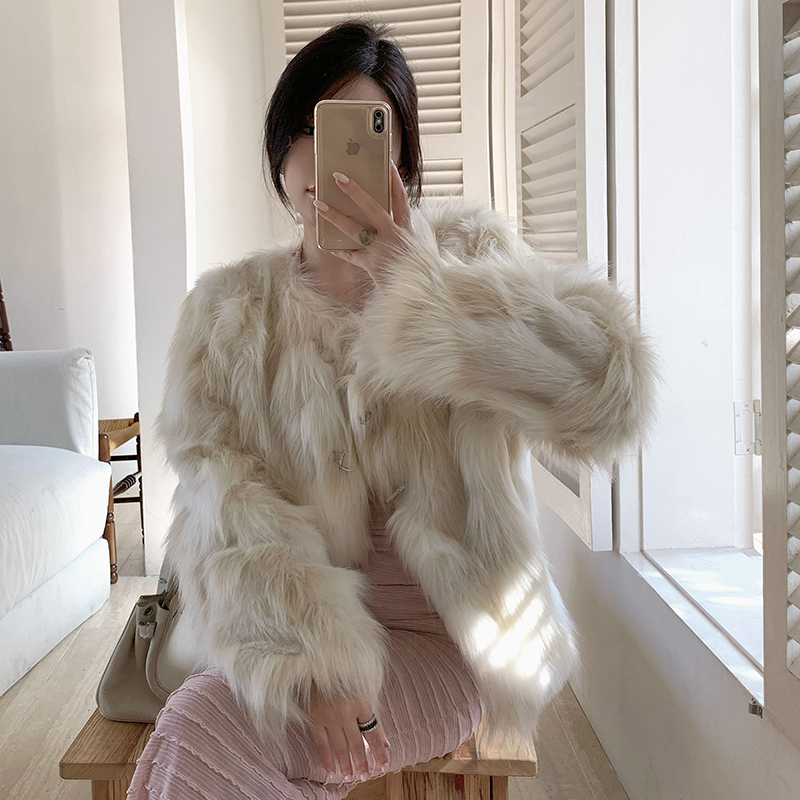 Short elmo coat imitation of fox fur overcoat for women