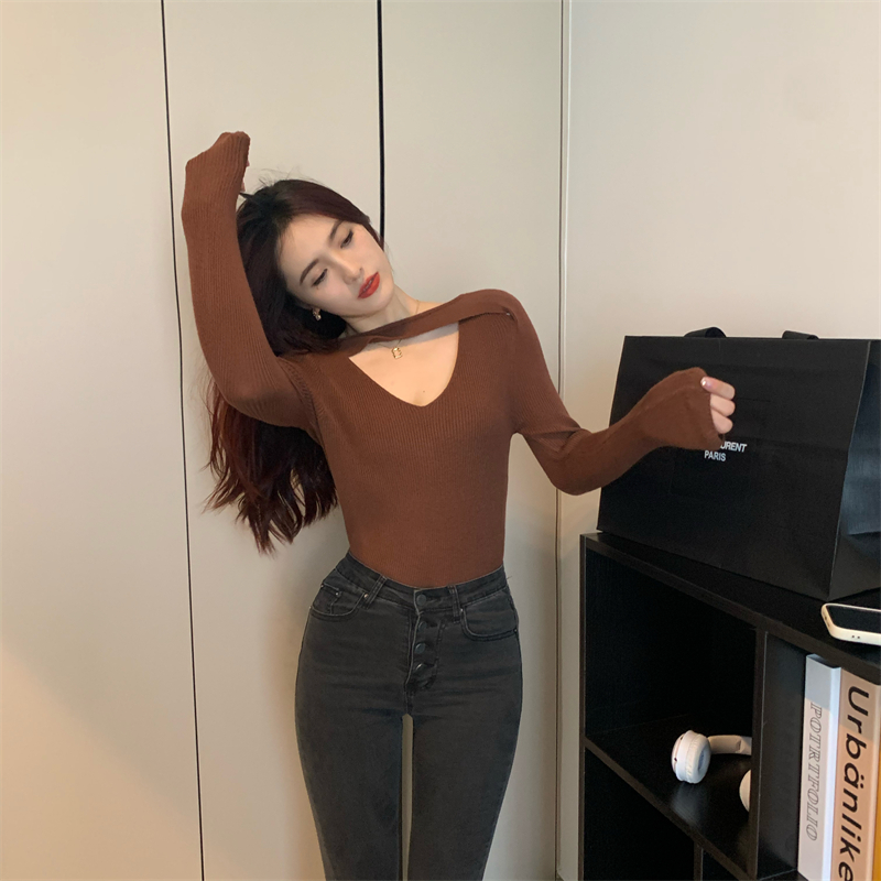 Niche sexy slim knitted autumn V-neck bottoming tops