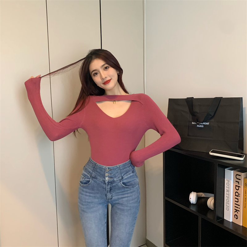 Niche sexy slim knitted autumn V-neck bottoming tops